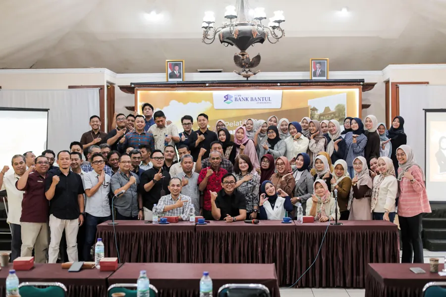 Foto bersama Fanny Naftalena dan 50 peserta pelatihan Bank Bantul