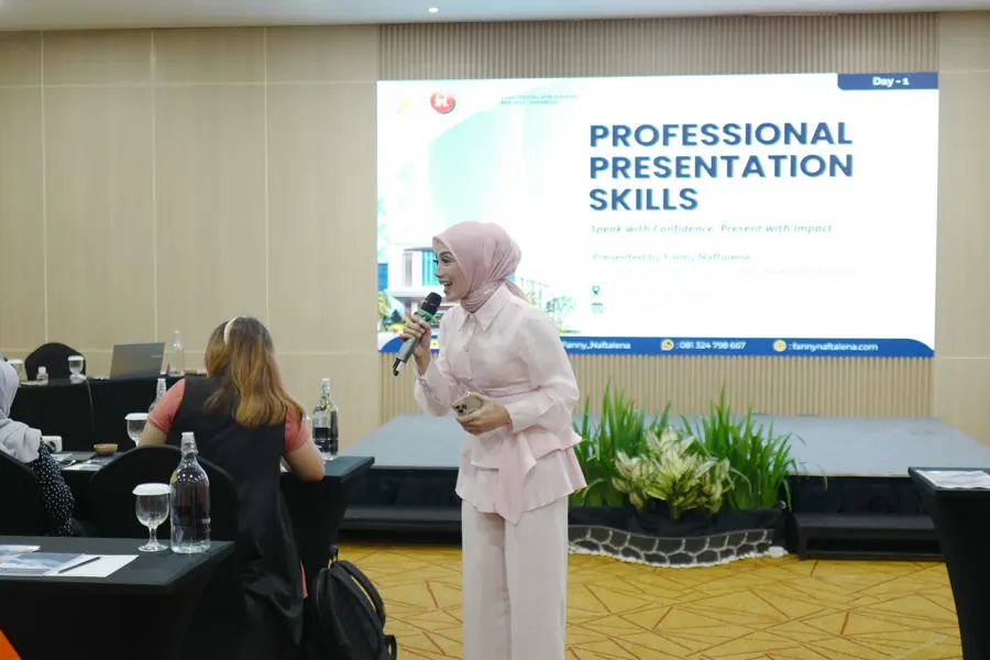 Kementerian Kebudayaan RI: Professional Presentation Skills