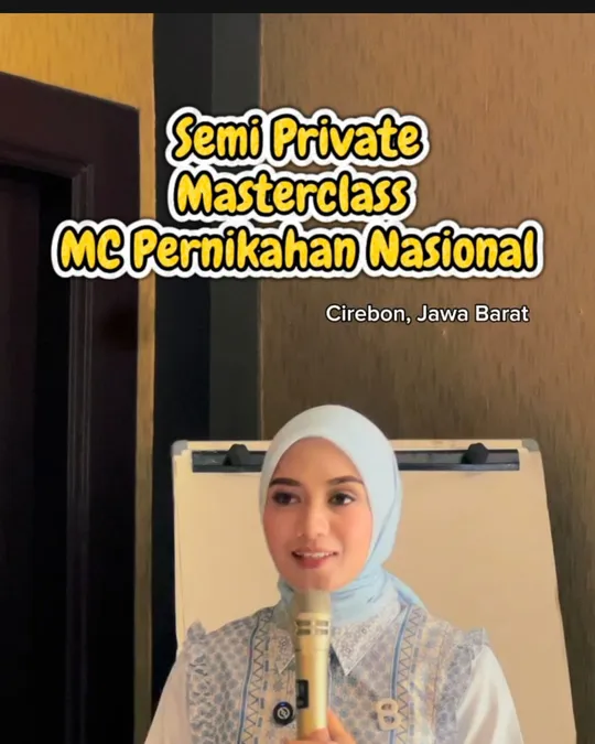 Fanny Naftalena pada Semi Private Masterclass MC Pernikahan Nasional di Cirebon